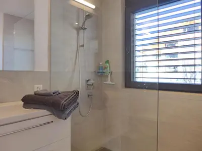 Ein Badezimmer in der Unterkunft Apartment Greenview by Interhome