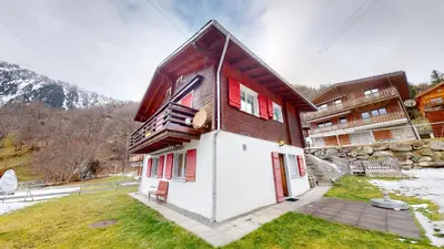 Ein allgemeiner Bergblick oder ein Berglick von der Ferienwohnung aus