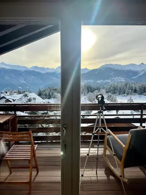 Ein allgemeiner Bergblick oder ein Berglick von der Ferienwohnung aus