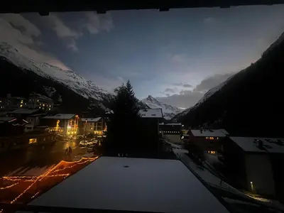 Ein allgemeiner Bergblick oder ein Berglick von der Ferienwohnung aus