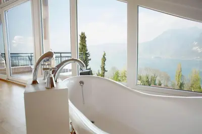 Ein allgemeiner Bergblick oder ein Berglick von der Ferienwohnung aus