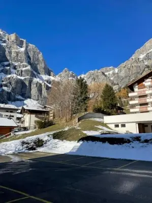 Ein allgemeiner Bergblick oder ein Berglick von der Ferienwohnung aus