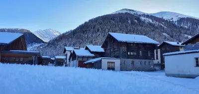 Ein allgemeiner Bergblick oder ein Berglick von der Ferienwohnung aus