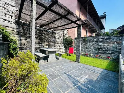 Ein Garten an der Unterkunft Casa Leoni a Moghegno