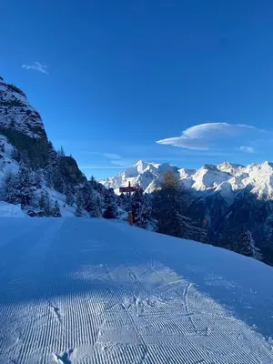 Ein allgemeiner Bergblick oder ein Berglick von der Ferienwohnung aus