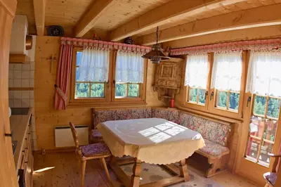 Ein Sitzbereich in der Unterkunft Zermattmountainchalet Tambiel