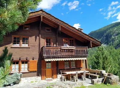 Ein allgemeiner Bergblick oder ein Berglick von der Ferienwohnung aus