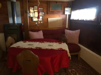 Ein Sitzbereich in der Unterkunft Chalet Alpin suisse