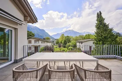 Ein allgemeiner Bergblick oder ein Berglick von der Ferienwohnung aus