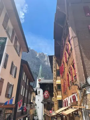 Ein allgemeiner Bergblick oder ein Berglick von der Ferienwohnung aus