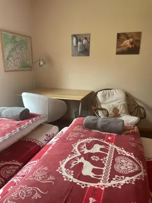 Ein Bett oder Betten in einem Zimmer der Unterkunft Ideally located 3.5 rooms flat